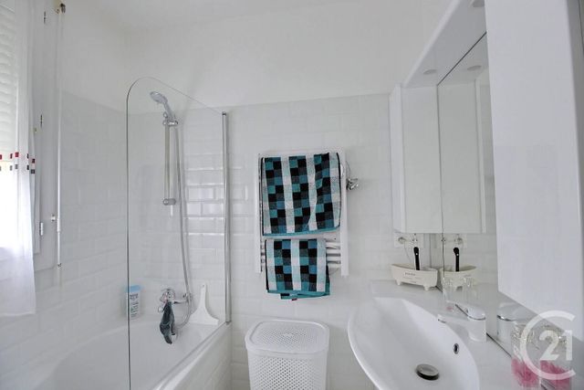 Appartement F4 à vendre - 4 pièces - 68.21 m2 - MERIGNAC - 33 - AQUITAINE - Century 21 A.C.O.