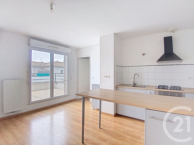 Appartement F3 à vendre - 3 pièces - 57.38 m2 - MERIGNAC - 33 - AQUITAINE - Century 21 A.C.O.