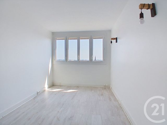 Appartement T4 à vendre - 4 pièces - 77.22 m2 - MERIGNAC - 33 - AQUITAINE - Century 21 A.C.O.