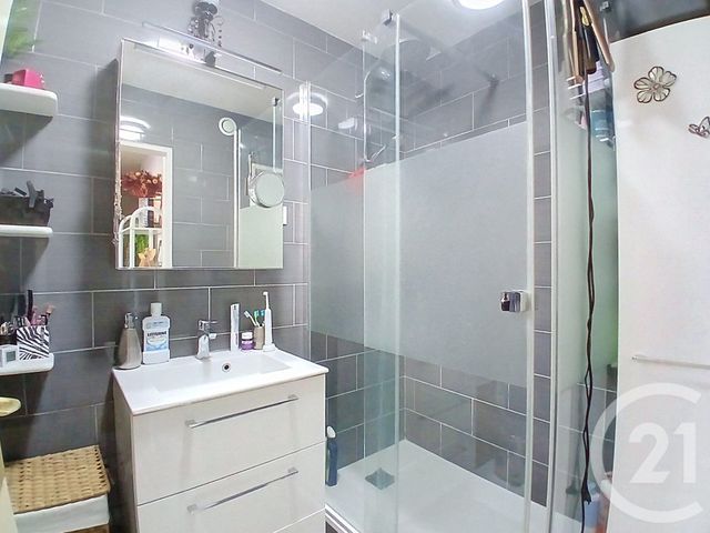 Appartement T3 à vendre - 3 pièces - 63.25 m2 - MERIGNAC - 33 - AQUITAINE - Century 21 A.C.O.
