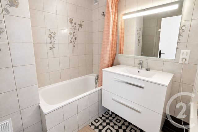 Appartement T4 à vendre - 4 pièces - 70.28 m2 - MERIGNAC - 33 - AQUITAINE - Century 21 A.C.O.