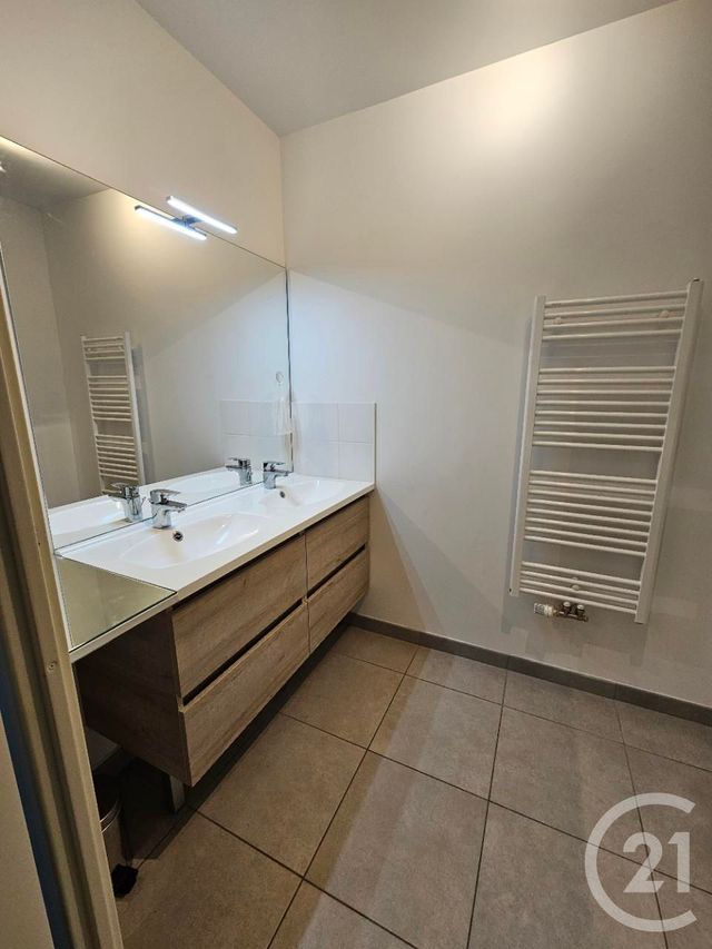 Appartement F3 à louer - 3 pièces - 65.0 m2 - MERIGNAC - 33 - AQUITAINE - Century 21 A.C.O.