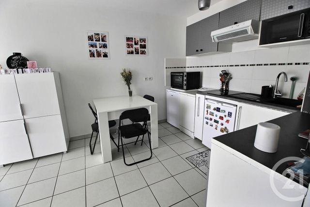 Afficher la photo en grand Appartement F2 à vendre - 2 pièces - 37.02 m2 - MERIGNAC - 33 - AQUITAINE - Century 21 A.C.O.