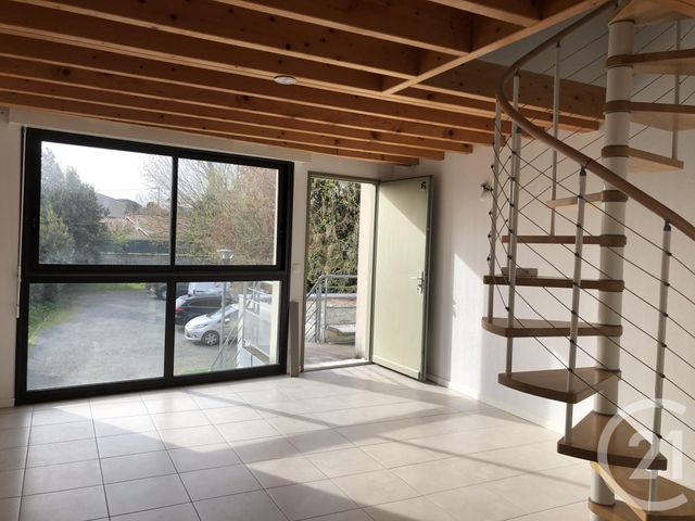Appartement Duplex à vendre - 2 pièces - 47.43 m2 - MERIGNAC - 33 - AQUITAINE - Century 21 A.C.O. Appartement Duplex à vendre - 2 pièces - 47.43 m2 - MERIGNAC - 33 - AQUITAINE - Century 21 A.C.O.