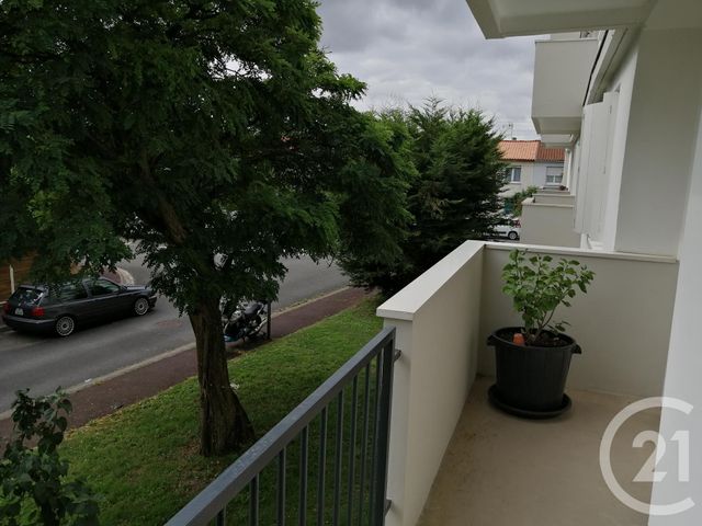 Afficher la photo en grand Appartement T3 à vendre - 3 pièces - 68.74 m2 - MERIGNAC - 33 - AQUITAINE - Century 21 A.C.O.