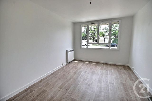 Appartement F3 à louer - 3 pièces - 51.16 m2 - PESSAC - 33 - AQUITAINE - Century 21 A.C.O.
